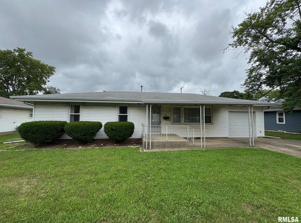 207 W BOND Street, Morton, IL 61550