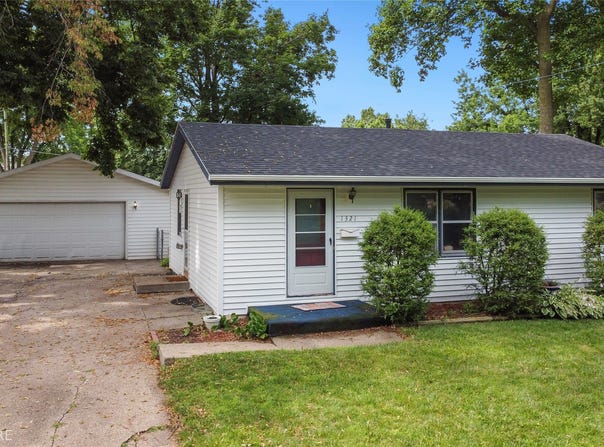 1321 SW Lynn Drive, Ankeny, IA 50023