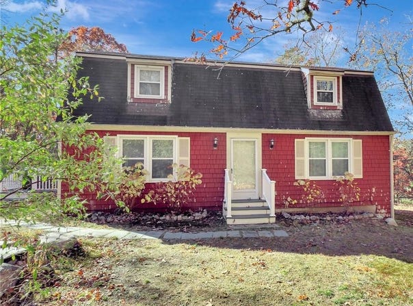 89 Narrow Lane, Charlestown, RI 02813