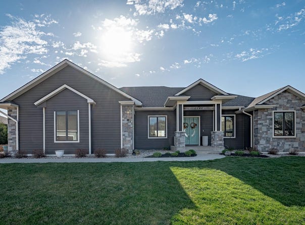 6540 Palm Valley, Sioux City, IA 51106