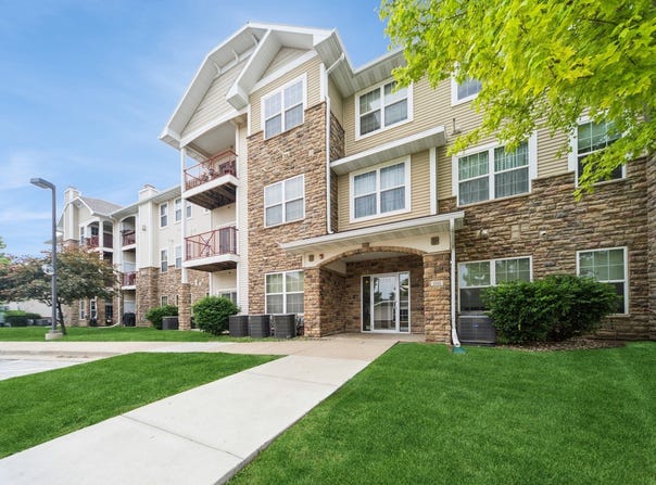 1331 SE University Avenue unit: 212, Waukee, IA 50263