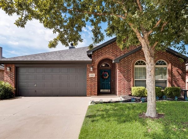 3905 Cedar Falls Drive, Fort Worth, TX 76244