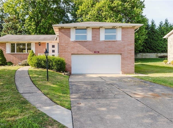 104 Tera Manor, Wintersville, OH 43953