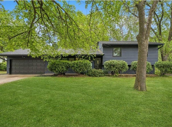 2500 Ensign Avenue N, Golden Valley, MN 55427