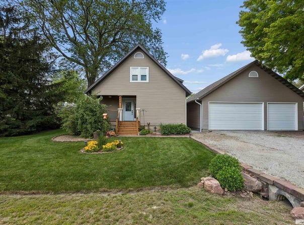 435 B Street, Palmyra, NE 68418