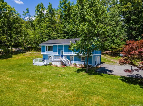 20 Patrick Drive, Bloomingburg, NY 12721