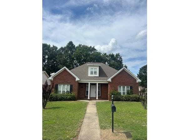 207 Petersburgh, Dothan, AL 36305