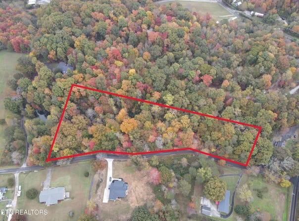 114 Pleasant View Loop Rd, Clinton, TN 37716