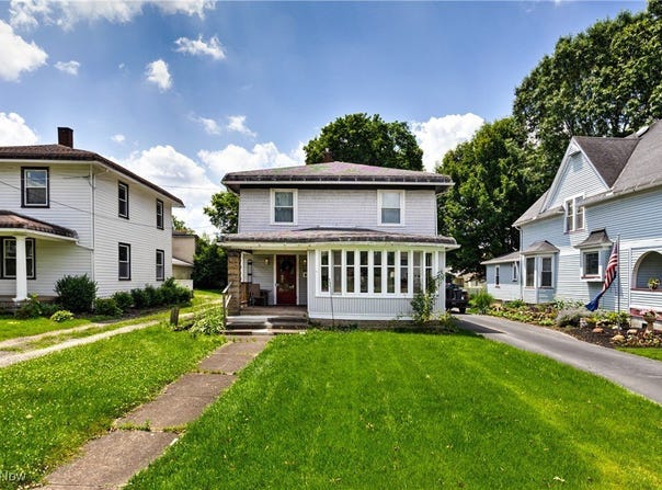719 Robbins Avenue, Niles, OH 44446