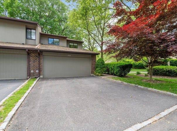 225 Hamlet Drive, Jericho, NY 11753