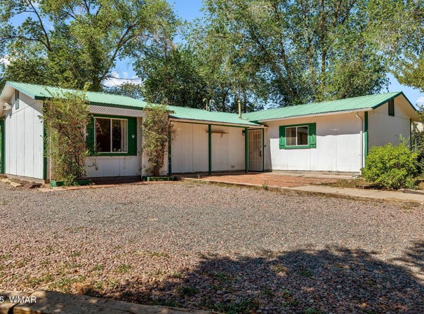 255 E 1St Place, Eagar, AZ 85925