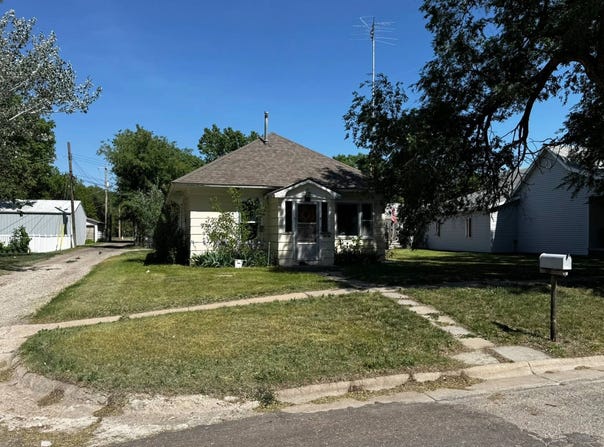 114 S Brandon St, Smith Center, KS 66967