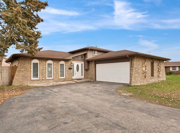 710 E 194th Street, Glenwood, IL 60425