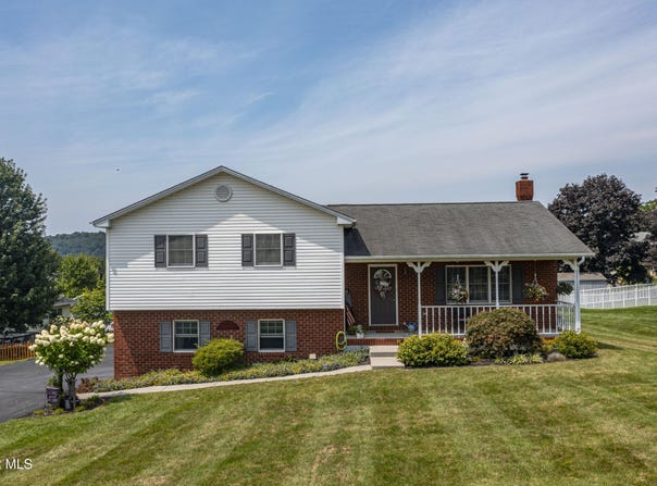 430 Aggie Street, Hollidaysburg, PA 16648