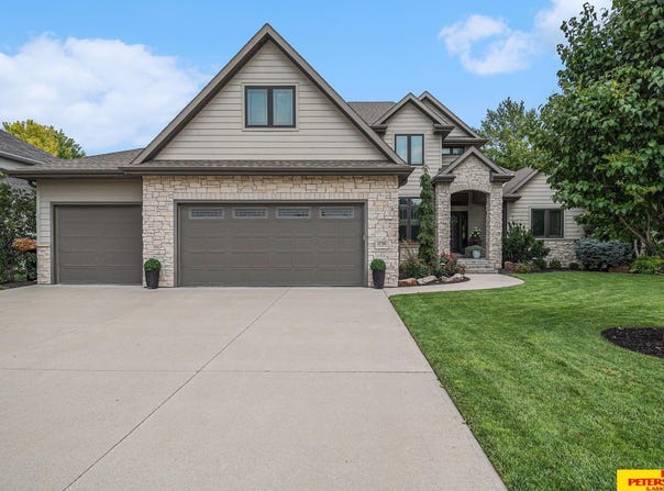1736 Frederiksen Street, Fremont, NE 68025