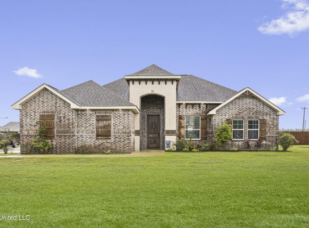 6417 Palmetto Pointe Drive, Ocean Springs, MS 39564