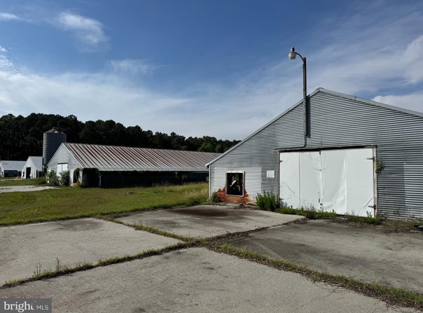 5703 NEAL PARKER ROAD, WITHAMS, VA 23488