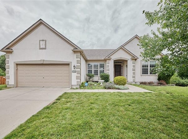 1721 NW 54TH Terrace, Kansas City, MO 64118