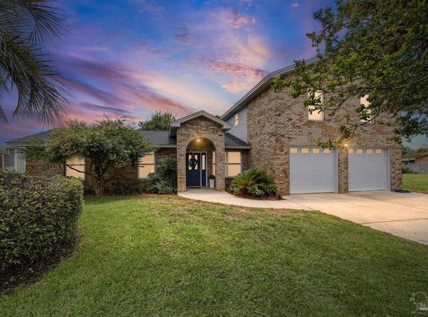3367 Circle Dr, Gulf Breeze, FL 32563
