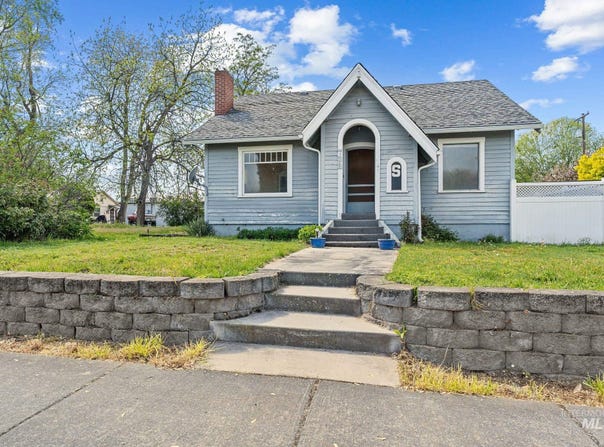 732 4th Street, Clarkston, WA 99403