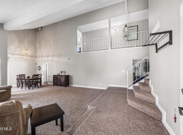 44028 Halcom Avenue, Lancaster, CA 93536