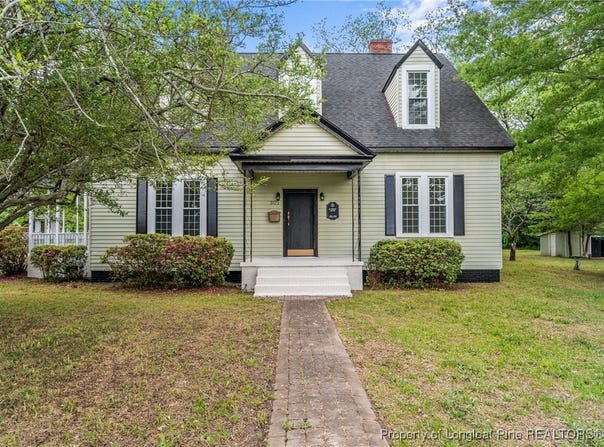 301 W Central Street, Maxton, NC 28364