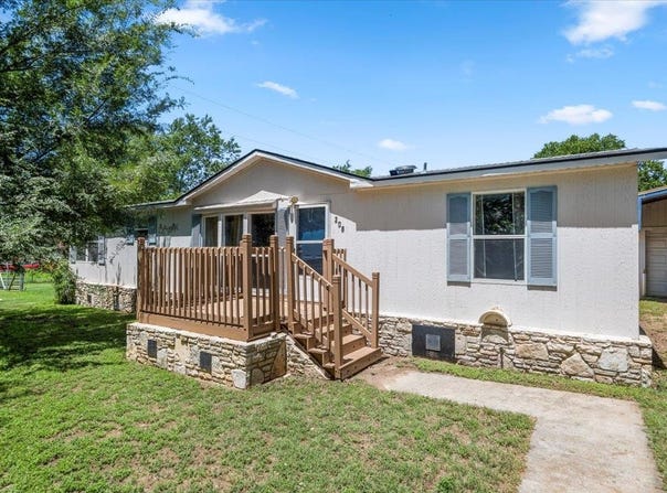 208 Purser ST, Liberty Hill, TX 78642