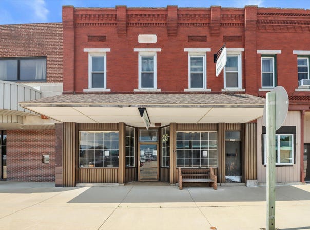 107 N High St, Randolph, WI 53956