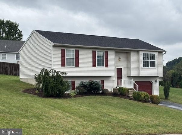 160 ASBURY Court, MOUNT WOLF, PA 17347