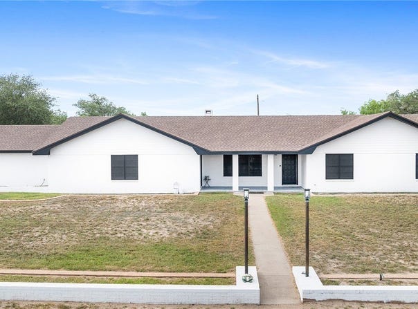 1406 Highway 72, Three Rivers, TX 78071