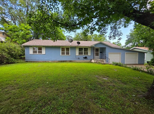 210 W Fields Blvd, El Dorado Springs, MO 64744