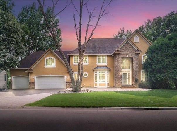 6381 Oxbow Bend, Chanhassen, MN 55317