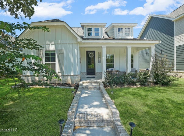 121 Grande View Drive, Biloxi, MS 39531