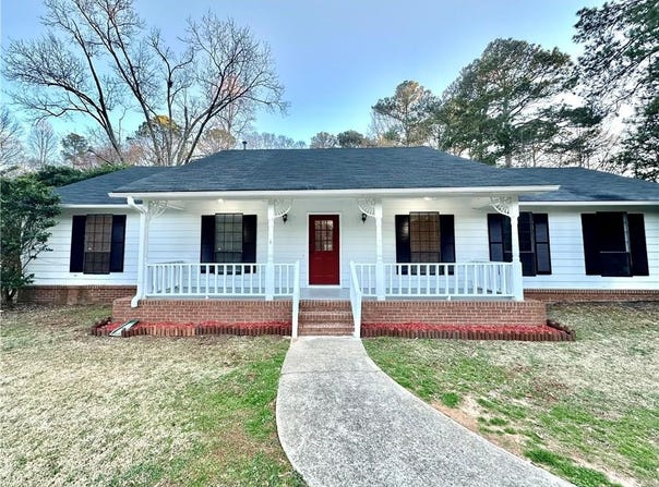 134 Carrollwood Drive, Fayetteville, GA 30215