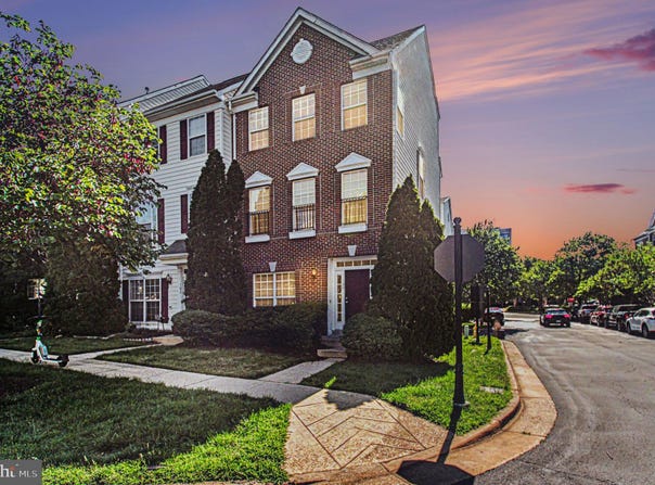 100 MEADOWS Lane, ALEXANDRIA, VA 22304