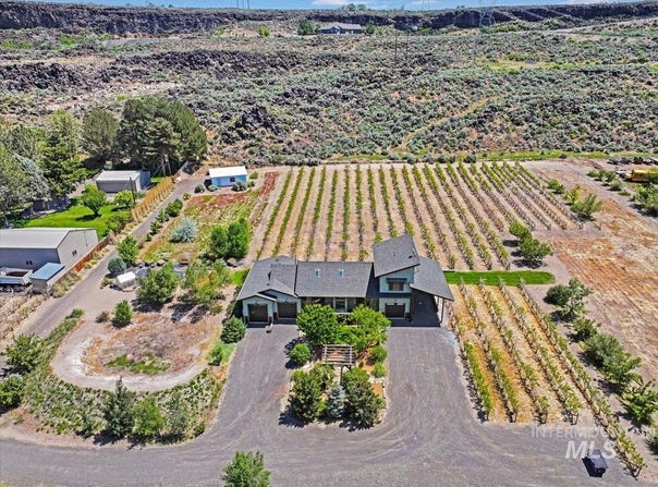 17896 Highway 30, Hagerman, ID 83332-5403