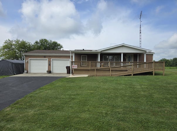 518 S Main Street, Waldron, MI 49288