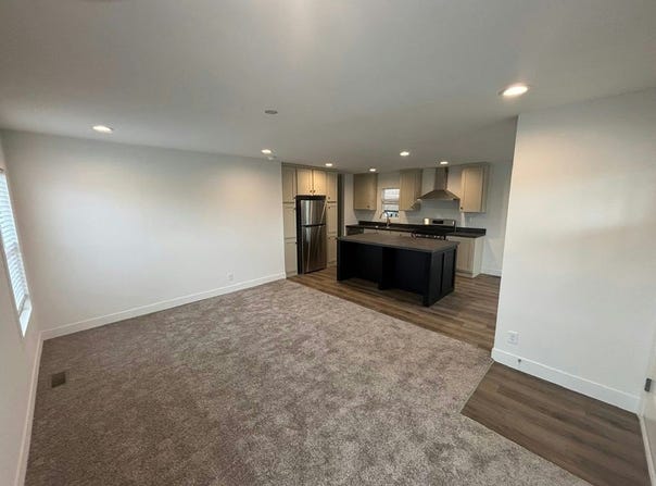 725 W Thornton Avenue, Hemet, CA 92543