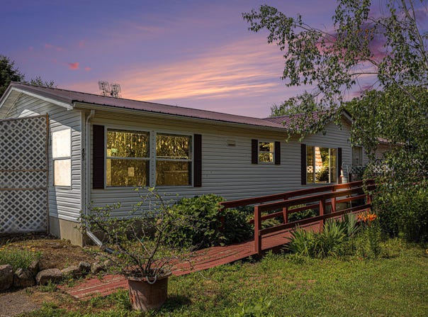 405 W Osborne Road, Delton, MI 49046