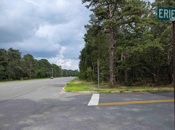 101 Black Horse Pike, Folsom Borough, NJ 08094