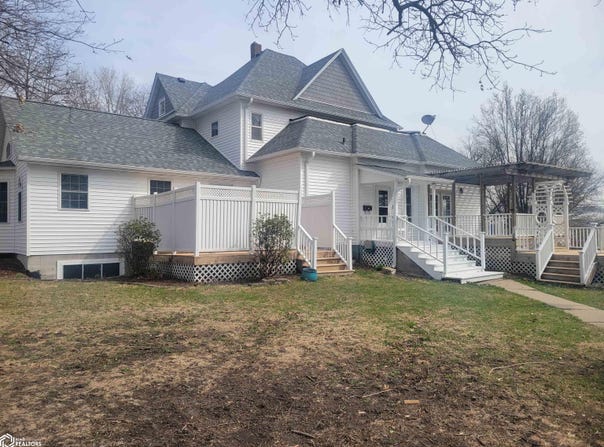 207 W Jackson Street, Mount Ayr, IA 50854