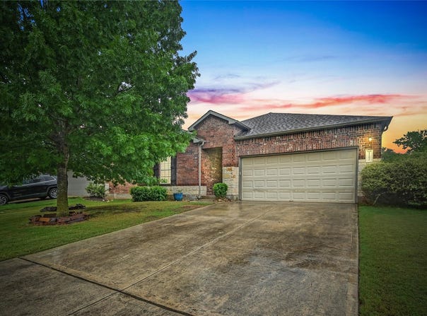1192 Clark Brothers DR, Buda, TX 78610