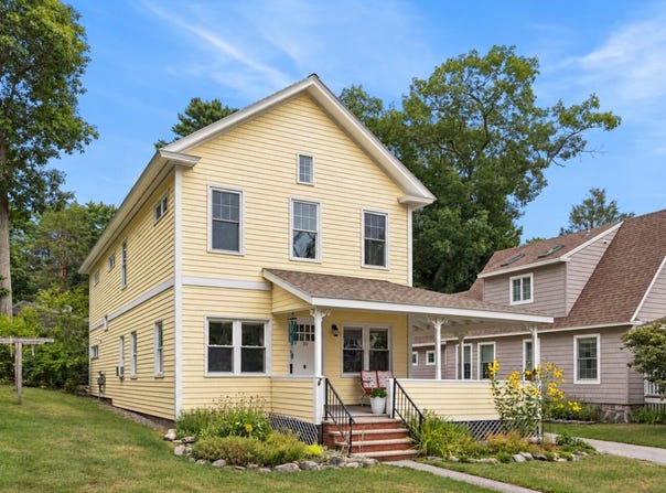 10 Birch Lane, Cumberland, ME 04110