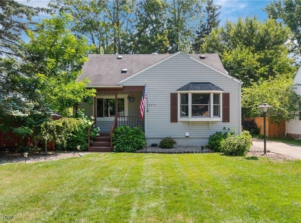 8075 Olmway Avenue, Olmsted Falls, OH 44138