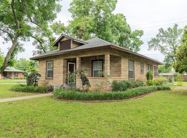 828 N Pine Street, Pauls Valley, OK 73075