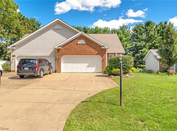 10412 Scotney Avenue, North Canton, OH 44720