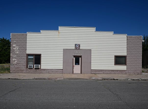 620 N Main St, Gage, OK 73843
