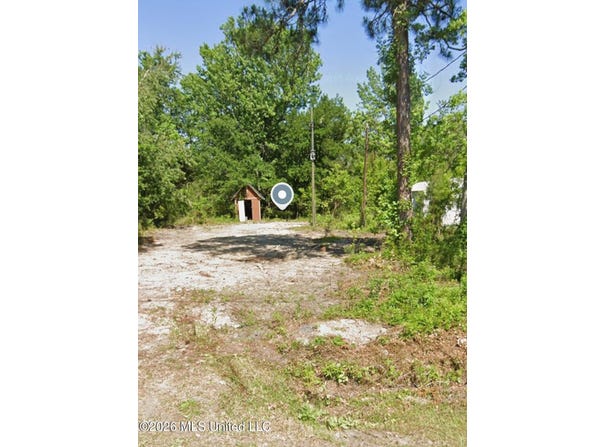 2132 S 17th Street, Ocean Springs, MS 39564