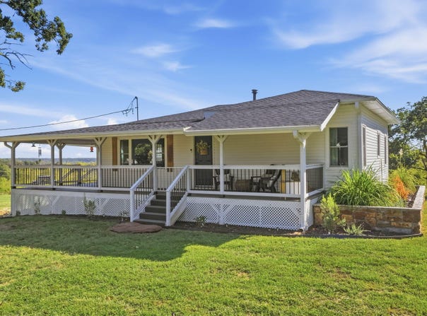 1212 S 19th Street, Collins, MO 64738