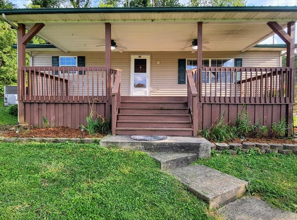 330 Kenova Avenue, Wayne, WV 25570